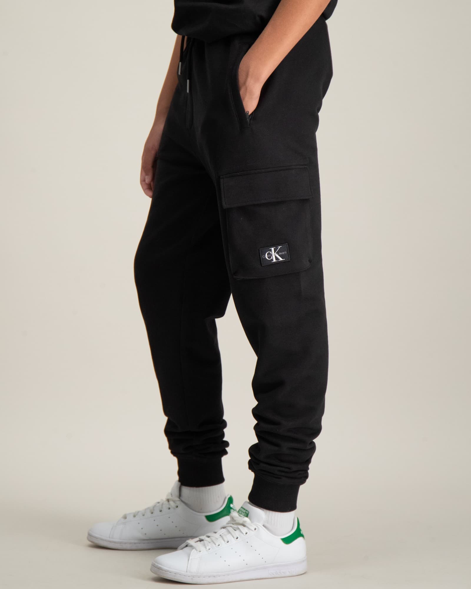 BADGE RELAXED SWEATPANTS