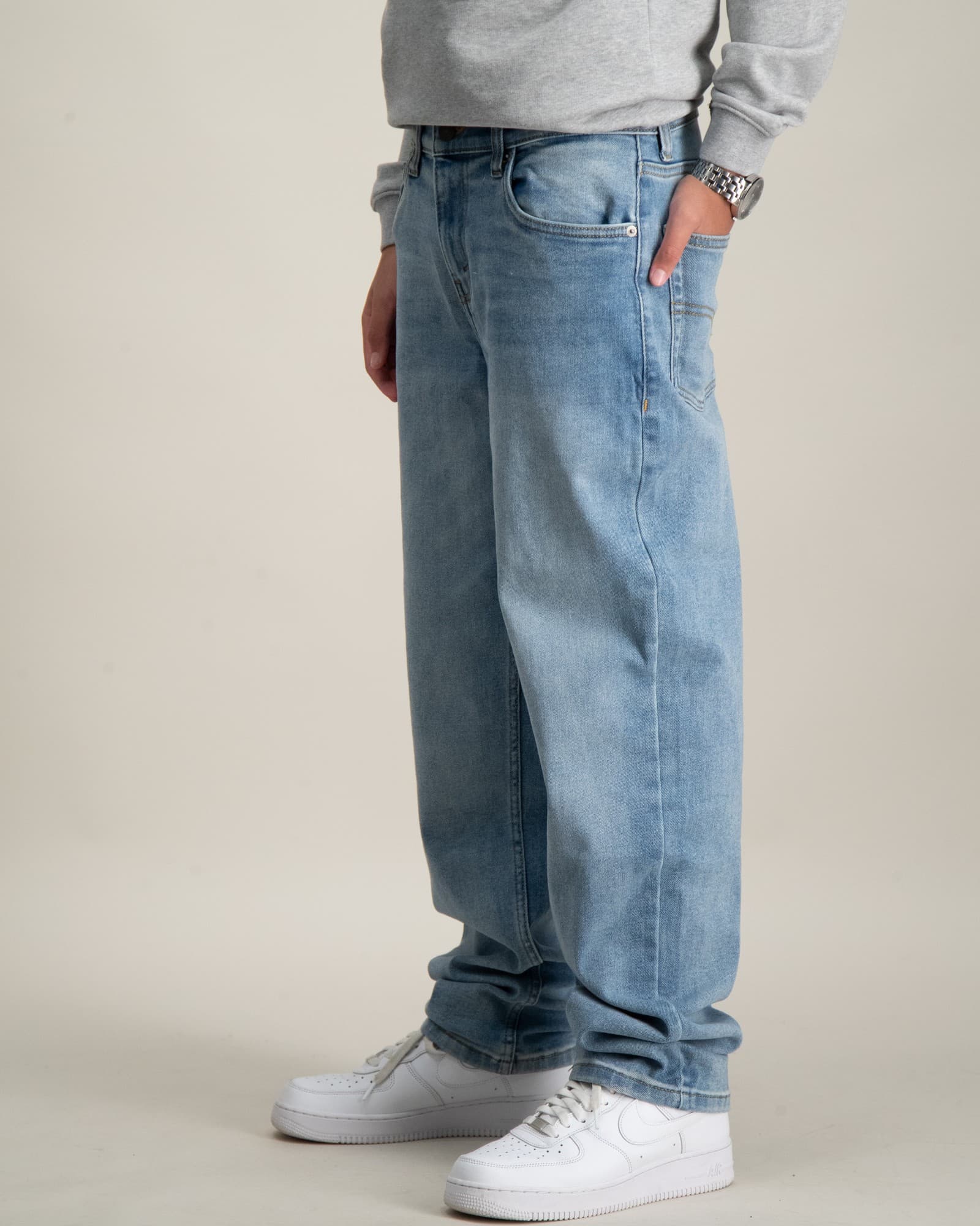 STAY LOOSE TAPER JEANS