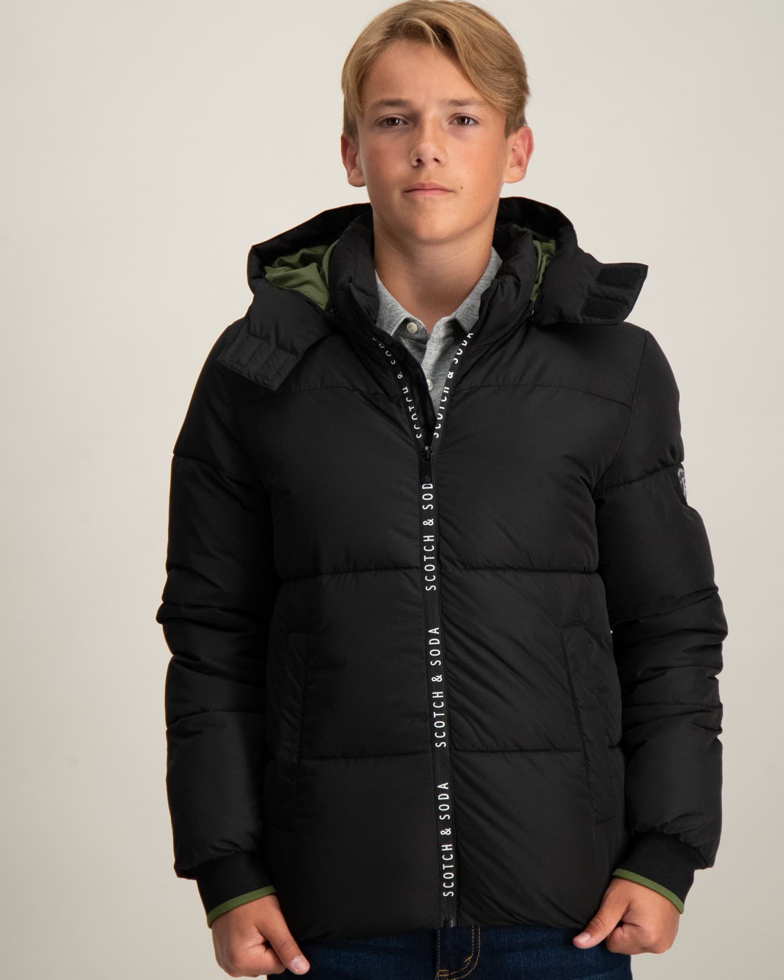 WATER REPELLENT HOODED PUFFER JACKET